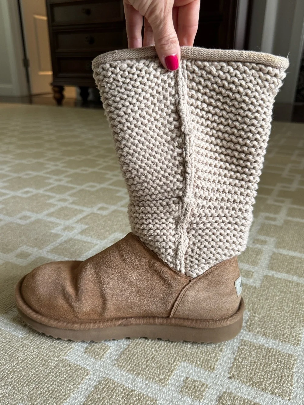 UGG Shaina Suede Sweater Knit Cuff Boots Chestnut Cream Size 8
